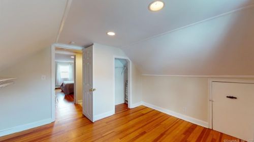 33 Linnmore Dr, Manchester CT  06040-3813 exterior