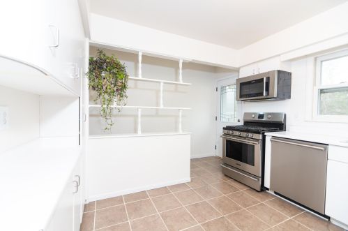 8733 Spruce Rd, Milwaukee WI 53217-1520 exterior