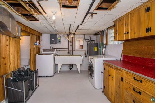 1855 Vermilion Rd, Duluth MN 55803-2420 exterior