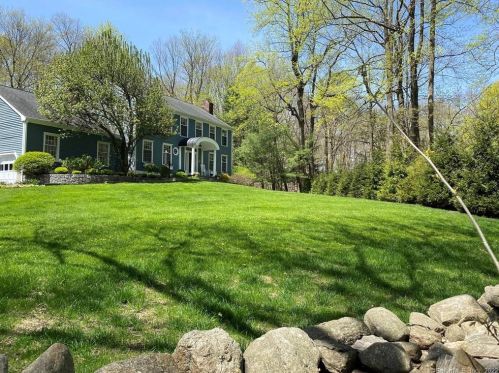 43 Jefferson Dr, Ridgefield CT 06877-5910 exterior