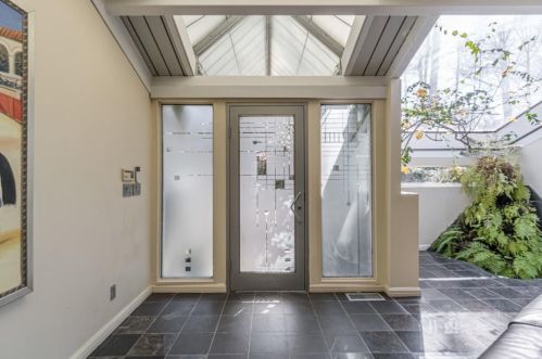 1121 Dawn View Ln, Atlanta GA  30327-1303 exterior