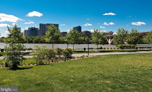 1077 30th St, Washington DC 20019-1168 exterior