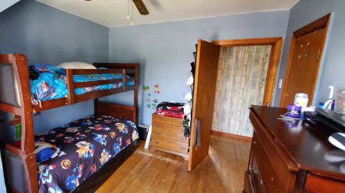 216 2 Ave, Broadview IL 60153-2212 exterior