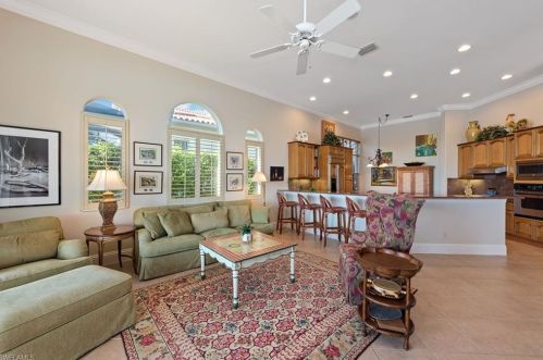 8528 Bellagio Dr, Naples FL 34114-6434 exterior