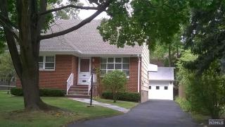 139 Hickory Ave, Tenafly, NJ 07670-1511
