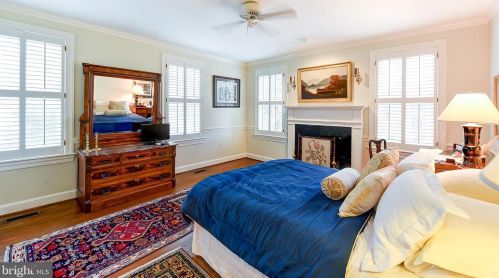 217 6 St, Washington DC 20003-1135 exterior