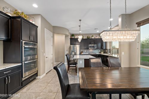 8499 National Dr, Tucson AZ 85742-8526 exterior