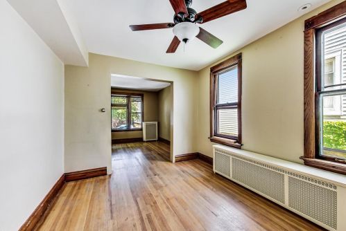 2145 Grace St, Chicago IL 60618-4901 exterior