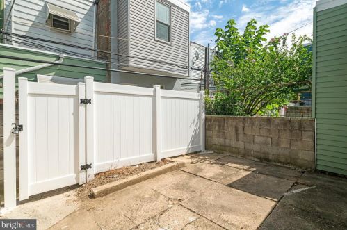 1641 17 St, Philadelphia PA 19132-3928 exterior