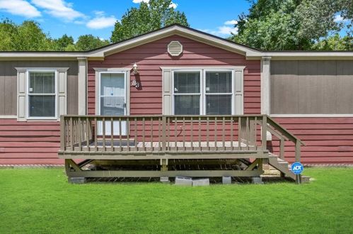 83 Booker Rd, Huntsville TX 77320-1945 exterior