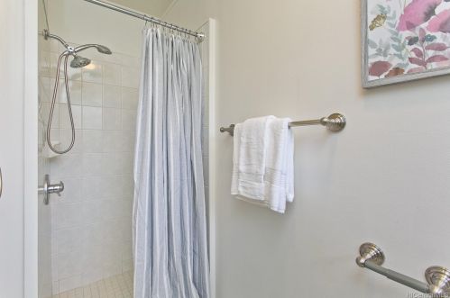 5622 Kawaikui St, Honolulu HI 96821-2021 exterior