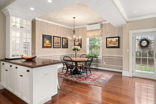 112 Pleasant St, Newton MA 02459-1810 exterior