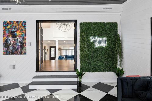 6 Stevens Pl, Hazlet NJ  07730-1205 exterior