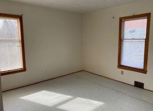 64 Race St, Manor PA 15665-1609 exterior