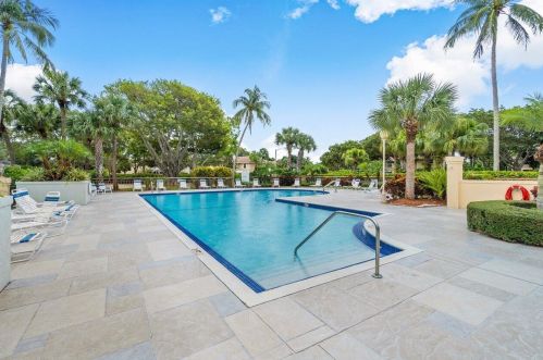 4003 Medford Ct, Boynton Beach FL 33436-9062 exterior