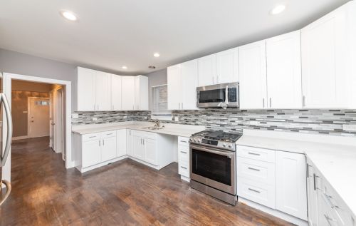 6758 Artesian Ave, Chicago IL  60645-4614 exterior