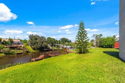 117 Sagamore Ter, Fort Pierce FL 34983-1262 exterior