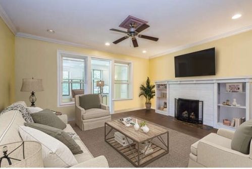 5447 Cornell Ave, Chicago, IL 60615-5786