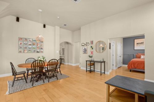 8119 Frst Hts Ln, Austin TX 78749-3506 exterior