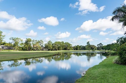 4702 Oak Leaf Dr, Naples FL 34119-8574 exterior