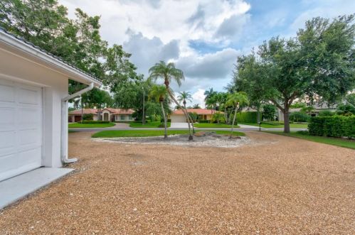 625 Anchor Rode Dr, Naples FL 34103-2718 exterior