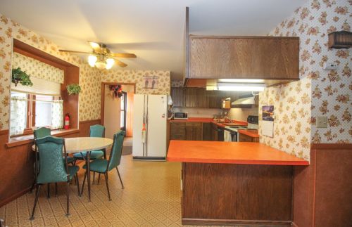 4265 68th St, Milwaukee, WI 53220-2903