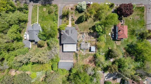 2127 Columbus Ave, Duluth MN 55803-2516 exterior