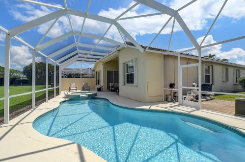 6791 Southport Dr, Boynton Beach FL 33472-6915 exterior