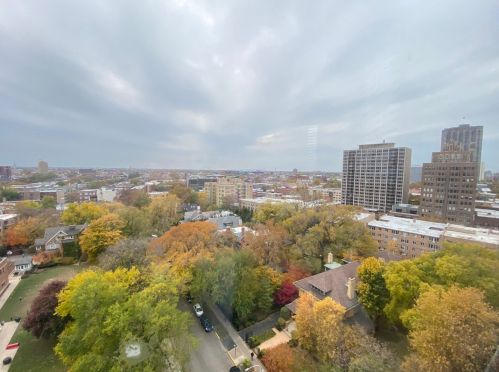 525 Hawthorne Pl, Chicago IL  60657-2907 exterior