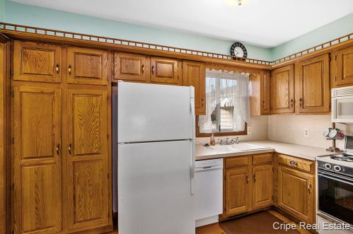 5900 Leisure South Dr, Grand Rapids MI 49548-6858 exterior