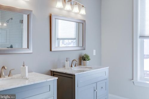 2308 Catharine St, Philadelphia PA 19143-1628 exterior