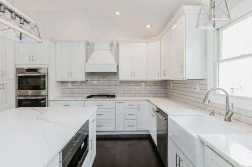 43 Cross Bow Ln, Commack NY  11725-1214 exterior