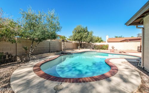 15614 29 Ave, Phoenix AZ 85053-4056 exterior