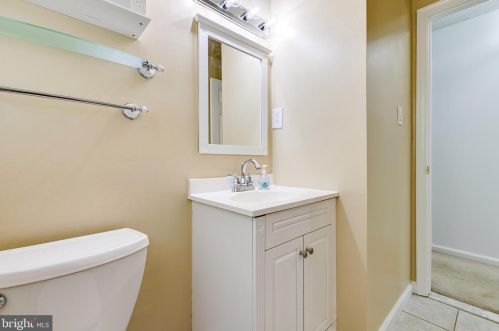 8001 Kidd St, Alexandria VA 22309-1131 exterior