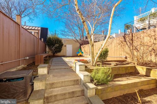 1832 15 St, Washington DC 20009-3938 exterior