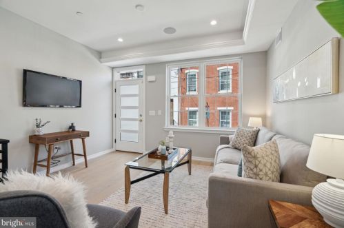 2200 Kater St, Philadelphia PA 19146-1139 exterior