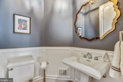 12458 Ansin Circle Dr, Rockville MD  20854-6900 exterior