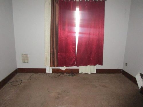 3104 Ashlyn St, Pittsburgh PA 15204-1706 exterior