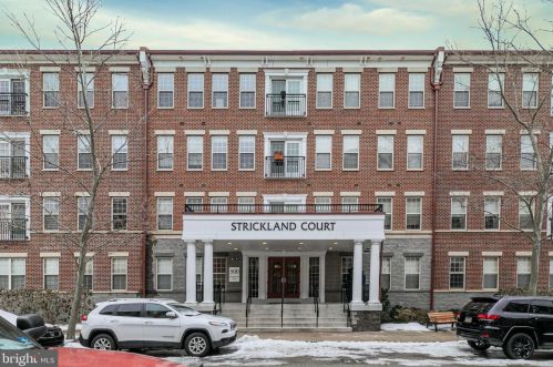 500 Admirals Way, Philadelphia PA  19146-5223 exterior