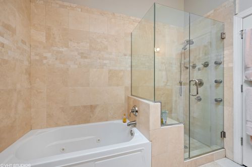 2318 Montana St, Chicago IL 60614-2220 exterior