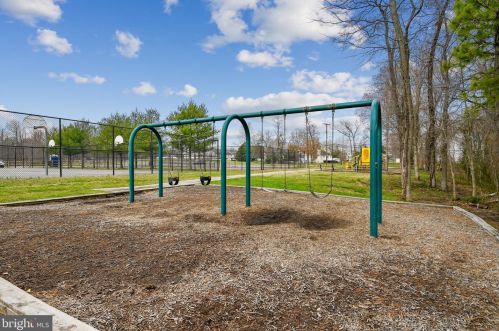 441 Lincoln Dr, Glen Burnie MD 21060-8706 exterior