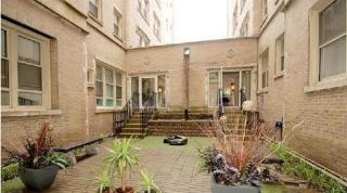 900 Argyle St, Chicago IL  60640-3869 exterior