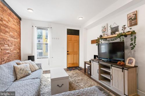 10 Locust St, Lancaster PA  17602-3608 exterior