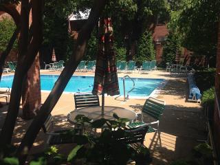 202 Oronoco St, Alexandria VA  22314-2018 exterior