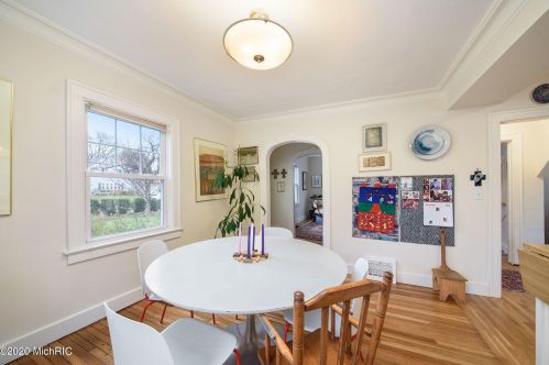 2243 Paris Ave, Grand Rapids MI 49505-4152 exterior