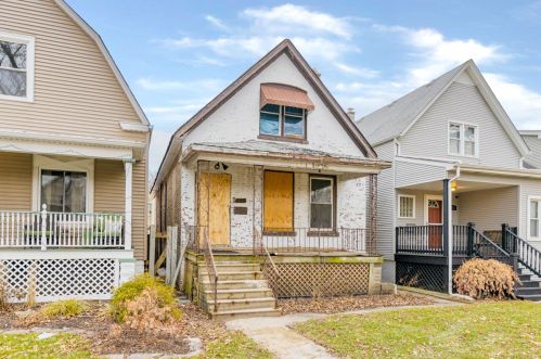 4755 Lotus Ave, Chicago, IL 60638-1820