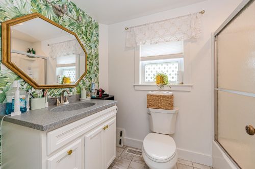 21 Redington Rd, Concord NH  03301-2439 exterior