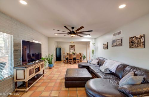 8901 Bears Path Rd, Tucson AZ  85749-8139 exterior