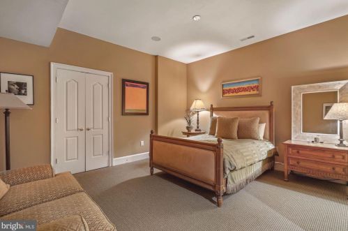 11300 Glen Rd, Rockville MD 20854-1849 exterior