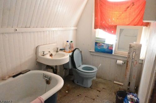 186 9 St, Newark NJ 07107-1925 exterior